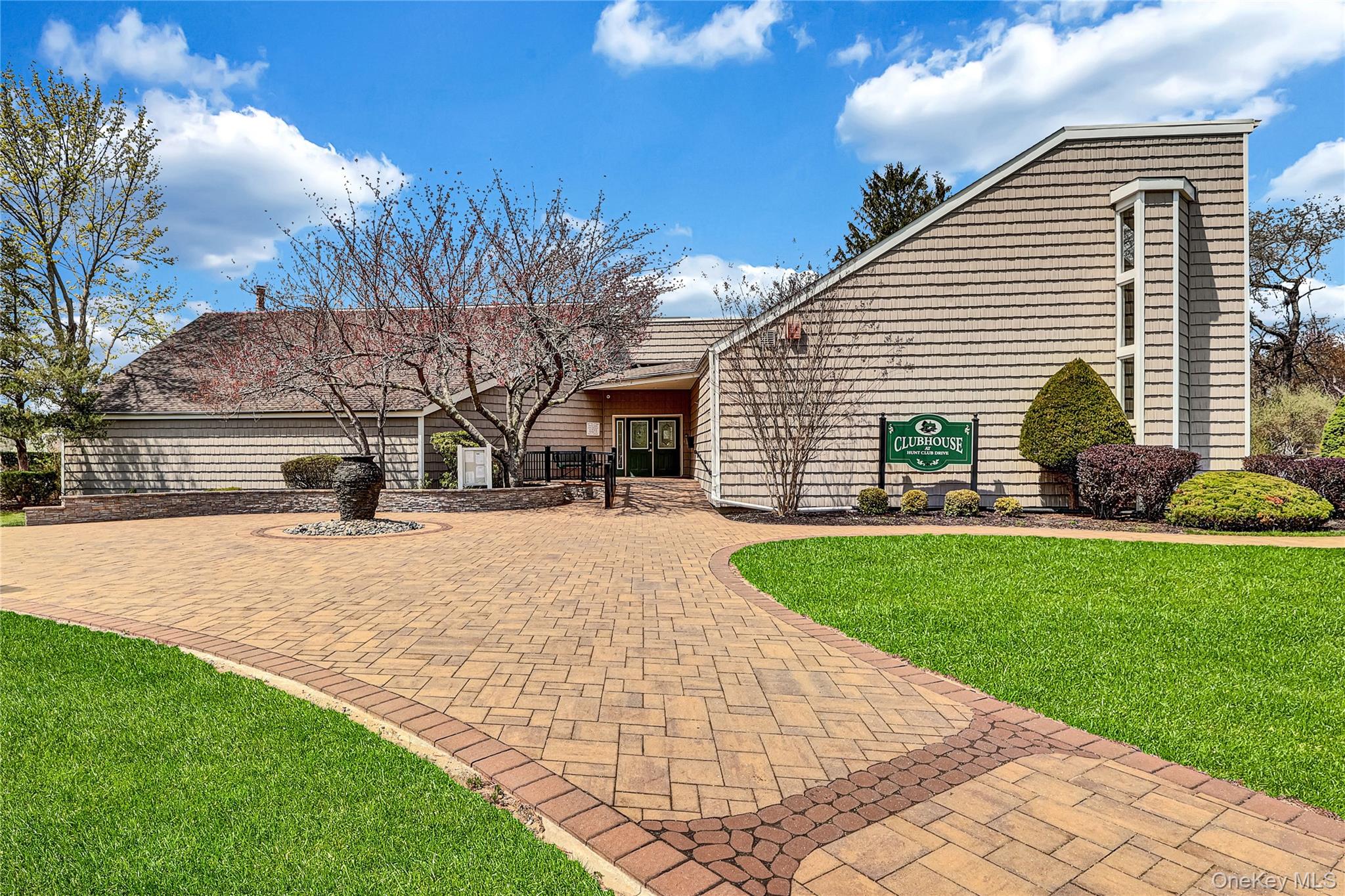 4 Dove Path Coram, NY 11727 - Photo 28 of 38