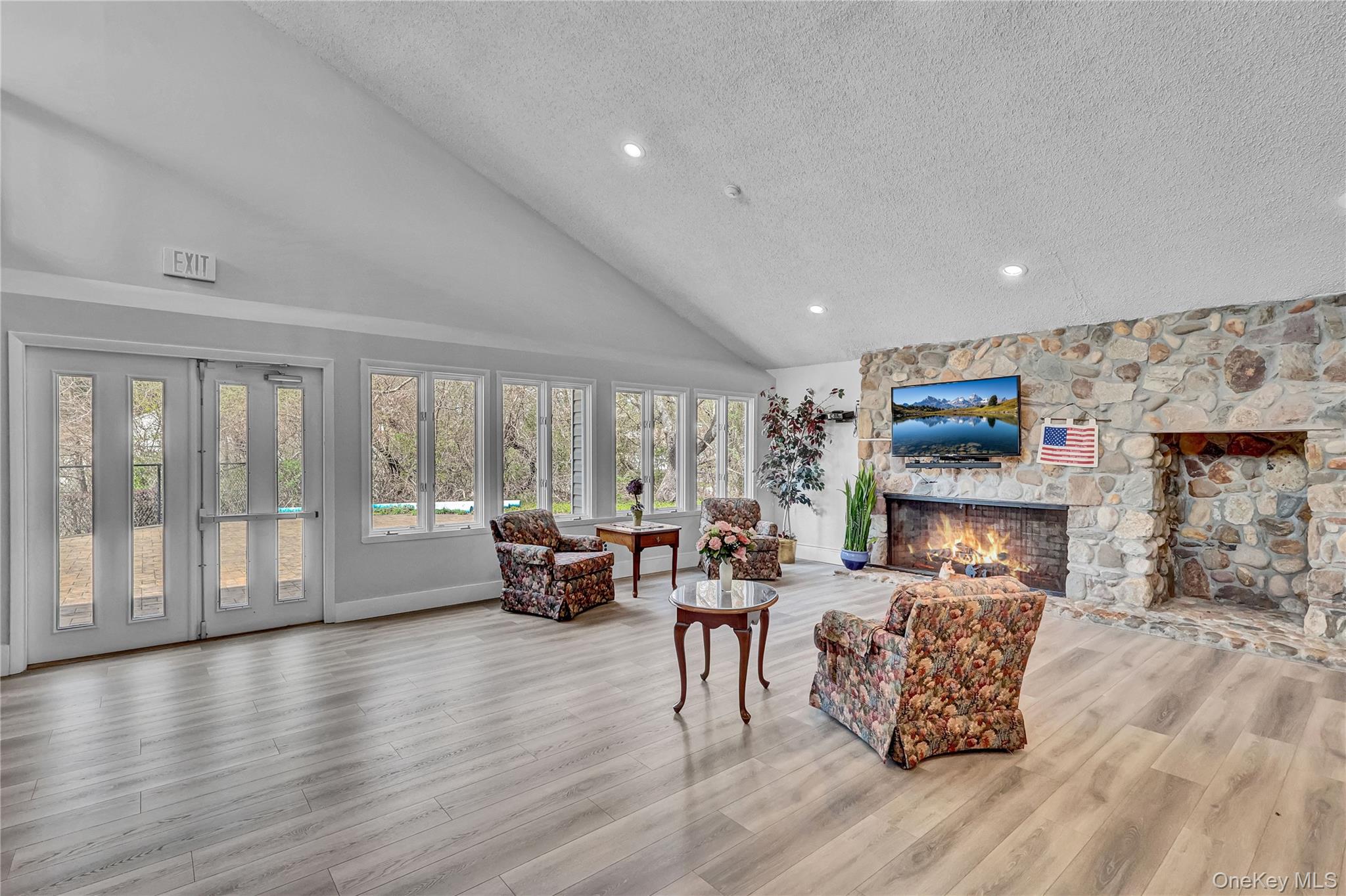 4 Dove Path Coram, NY 11727 - Photo 35 of 38