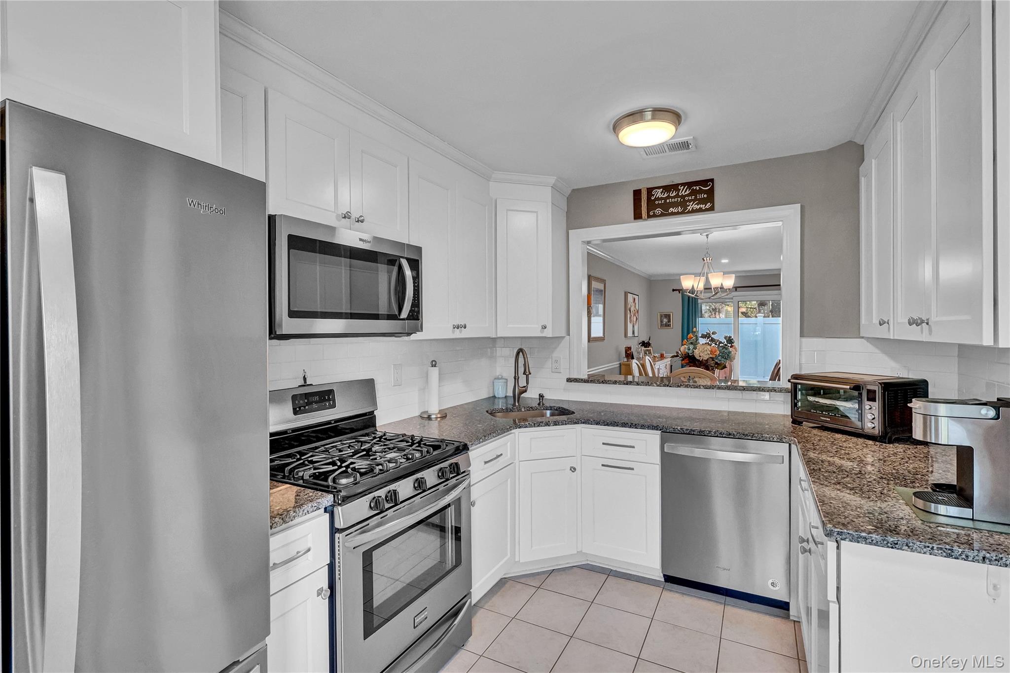 4 Dove Path Coram, NY 11727 - Photo 5 of 38