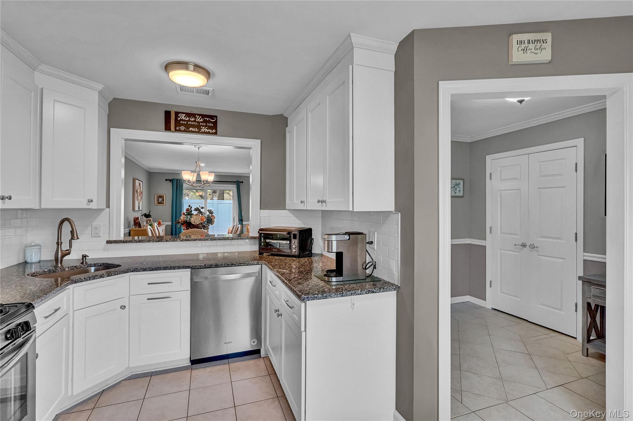 4 Dove Path Coram, NY 11727 - Photo 6 of 38