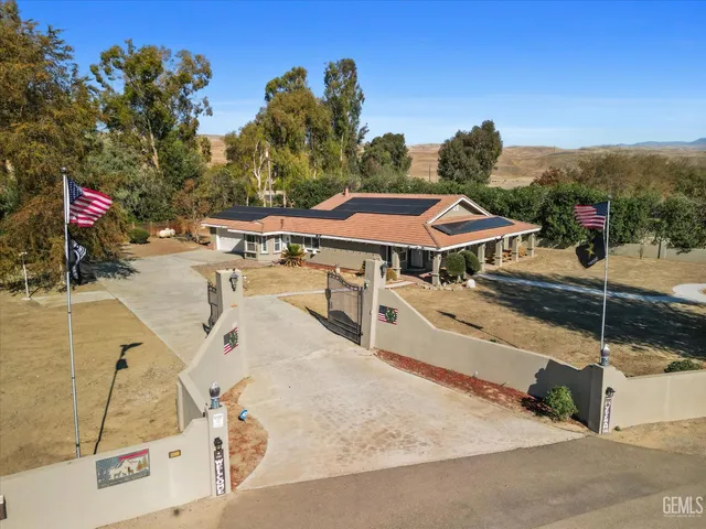 a view of a basketball court