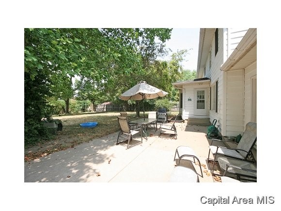 2717 Interlacken Drive Springfield, IL 62704 - Photo 2 of 24 Gallery Image 2