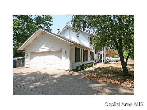 2717 Interlacken Drive Springfield, IL 62704 - Photo 4 of 24 Gallery Image 4