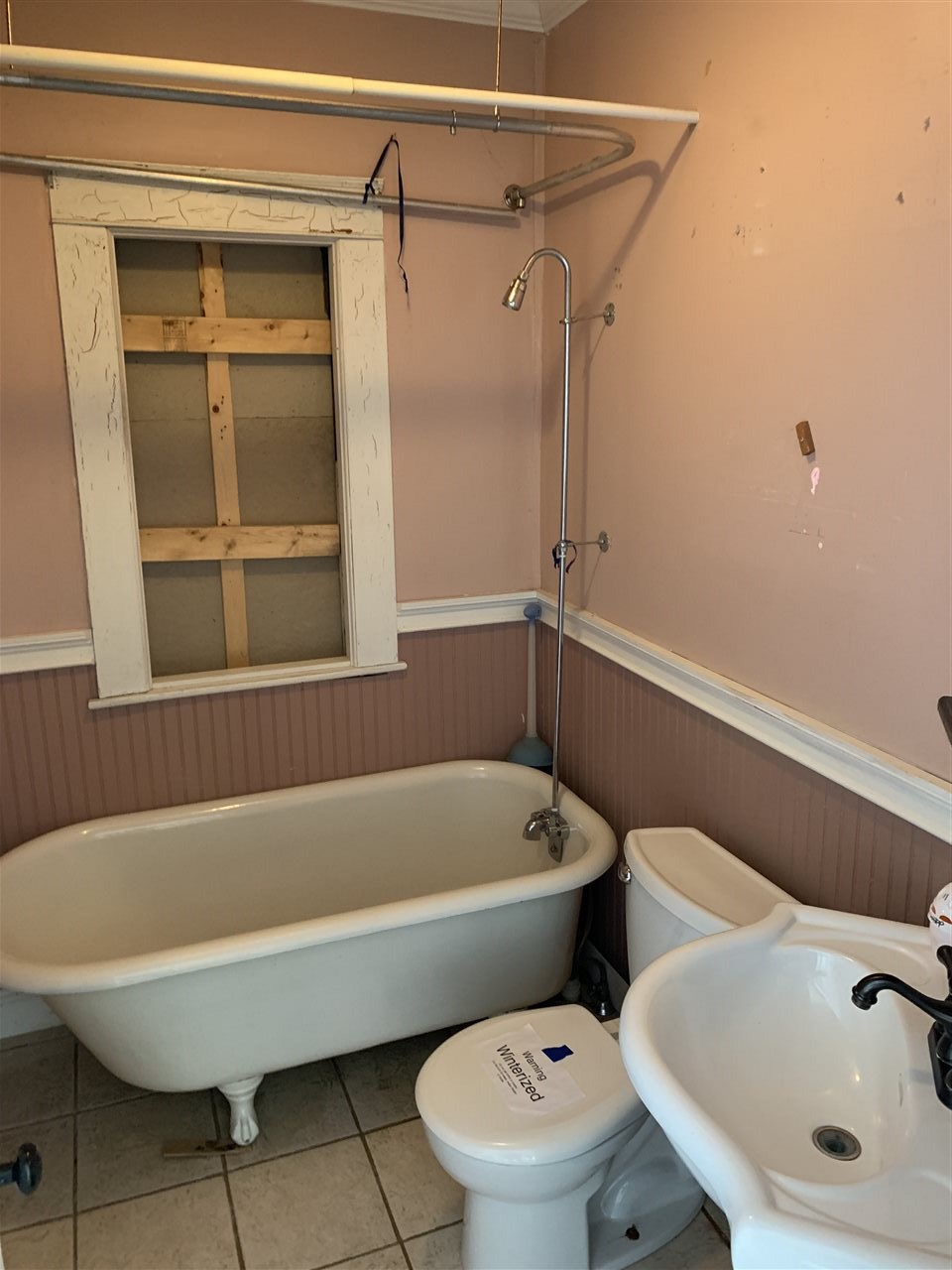 694 Howe Street Manchester, NH 03103 - Photo 5 of 14 Gallery Image 5