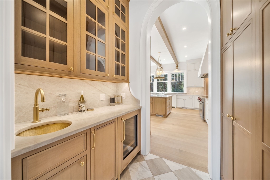 222 Grove Street Wellesley, MA 02482 - Photo 11 of 26