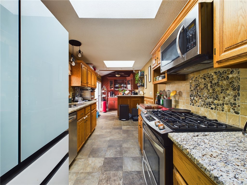 166 Bayberry Road Woonsocket, RI 02895 - Photo 12 of 26