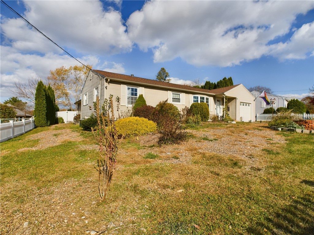 166 Bayberry Road Woonsocket, RI 02895 - Photo 3 of 26