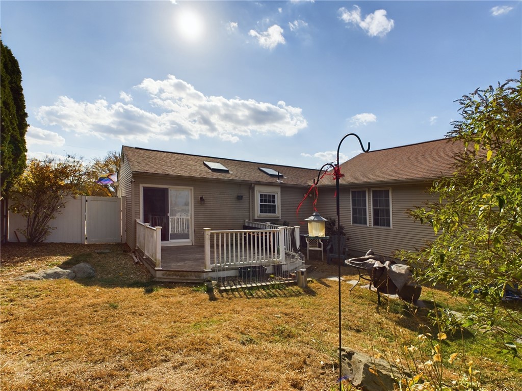 166 Bayberry Road Woonsocket, RI 02895 - Photo 5 of 26