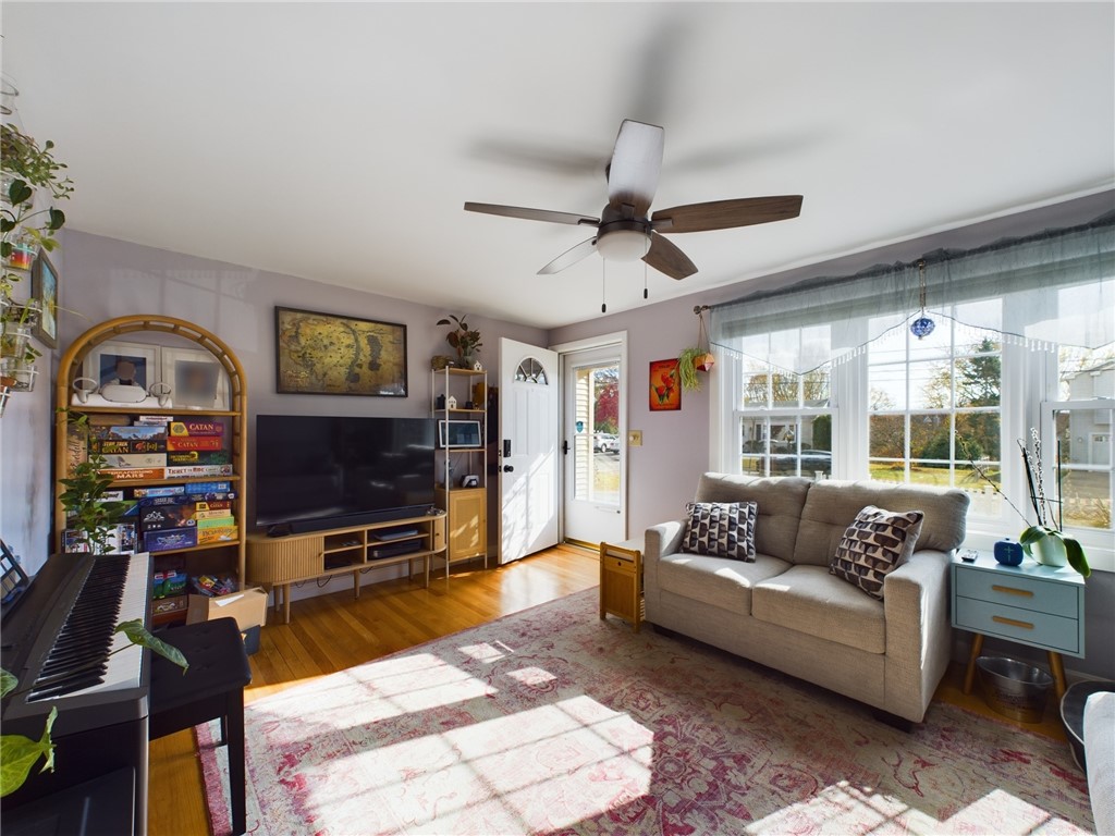 166 Bayberry Road Woonsocket, RI 02895 - Photo 8 of 26