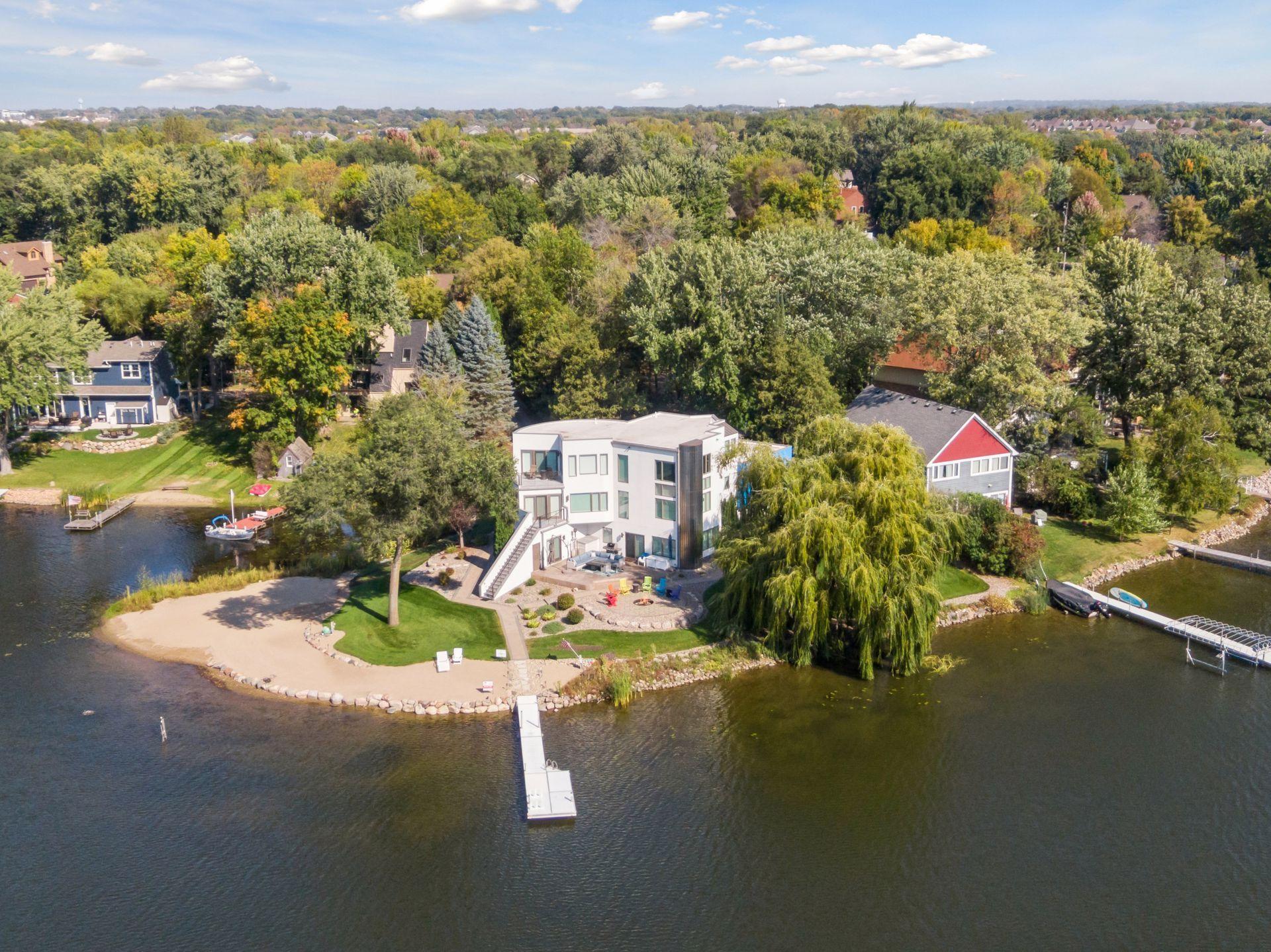 9235 Lake Riley Boulevard Chanhassen, MN 55317 - Photo 6 of 71