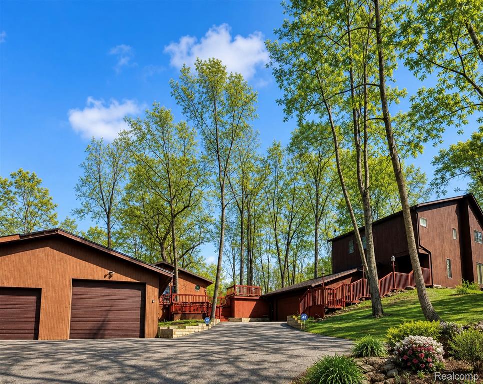 10655 Beardslee Road Perry, MI 48872 - Photo 1 of 26