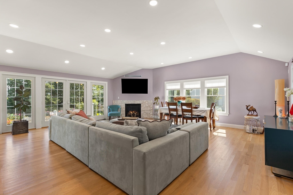 20 Blossom Road Braintree, MA 02184 - Photo 11 of 39