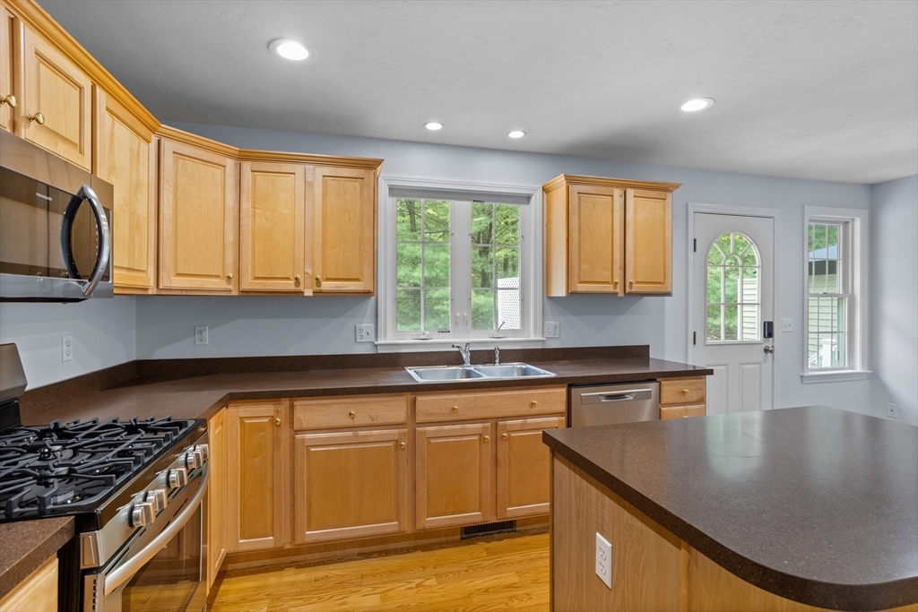 184 West Main Street, Unit B2 Ayer, MA 01434 - Photo 7 of 23