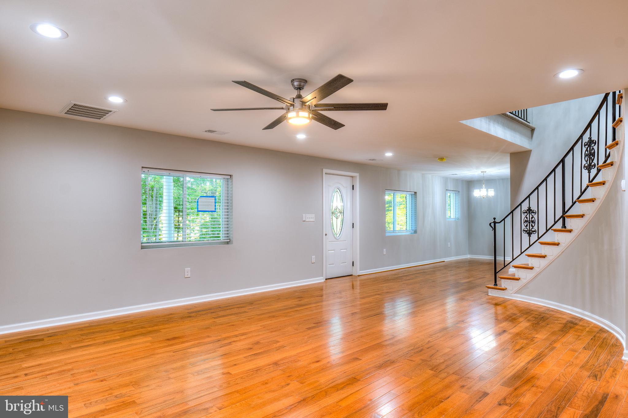 13489 Union Church Road Sumerduck, VA 22742 - Photo 8 of 47 Living Room