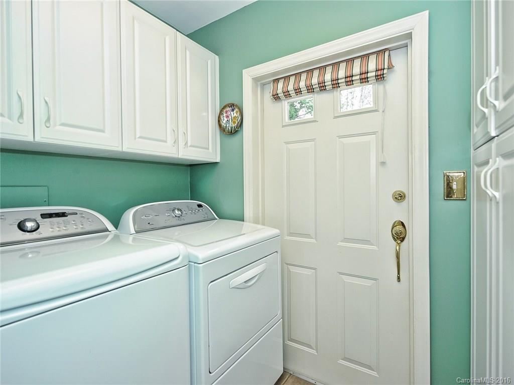 3123 Cloverfield Road Charlotte, NC 28211 - Photo 17 of 24 a utility room with dryer and washer