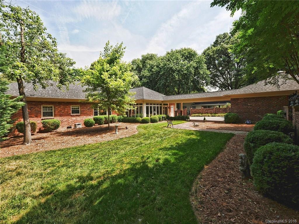 3123 Cloverfield Road Charlotte, NC 28211 - Photo 19 of 24 a house view with a sitting space and garden