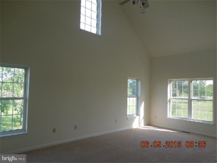 6374 Pearsons Corner Road Dover, DE 19904 - Photo 8 of 18 Family Room