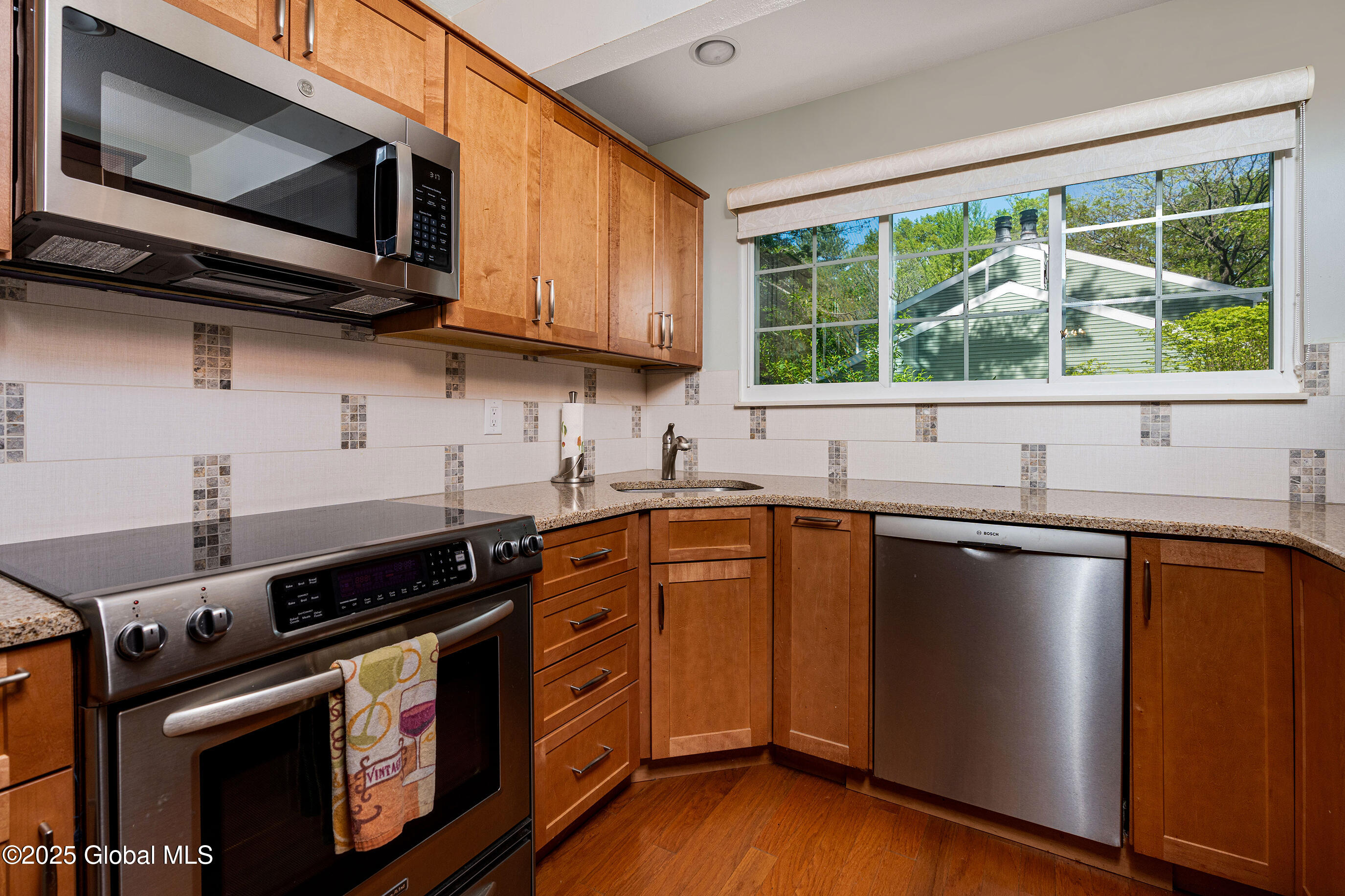 24 Chestnut Road Bethlehem, NY 12054 - Photo 12 of 37 013-24-Chestnut-Rd