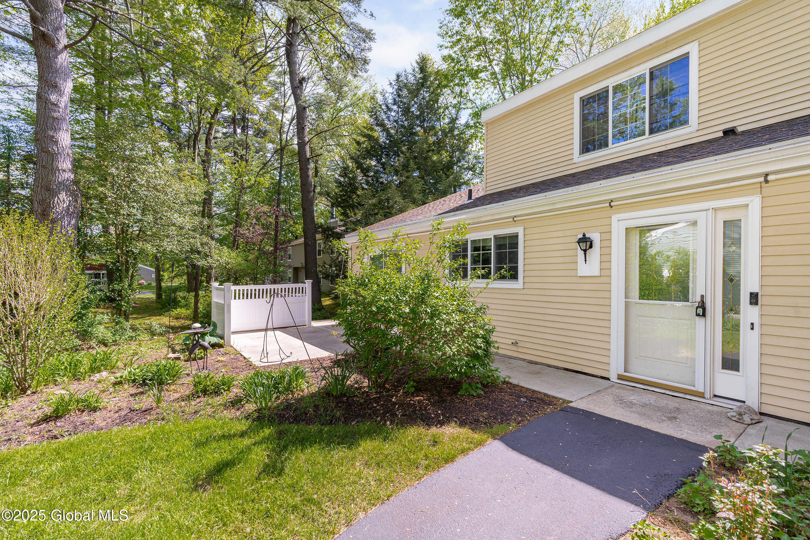 24 Chestnut Road Bethlehem, NY 12054 - Photo 2 of 37 002-24-Chestnut-Rd