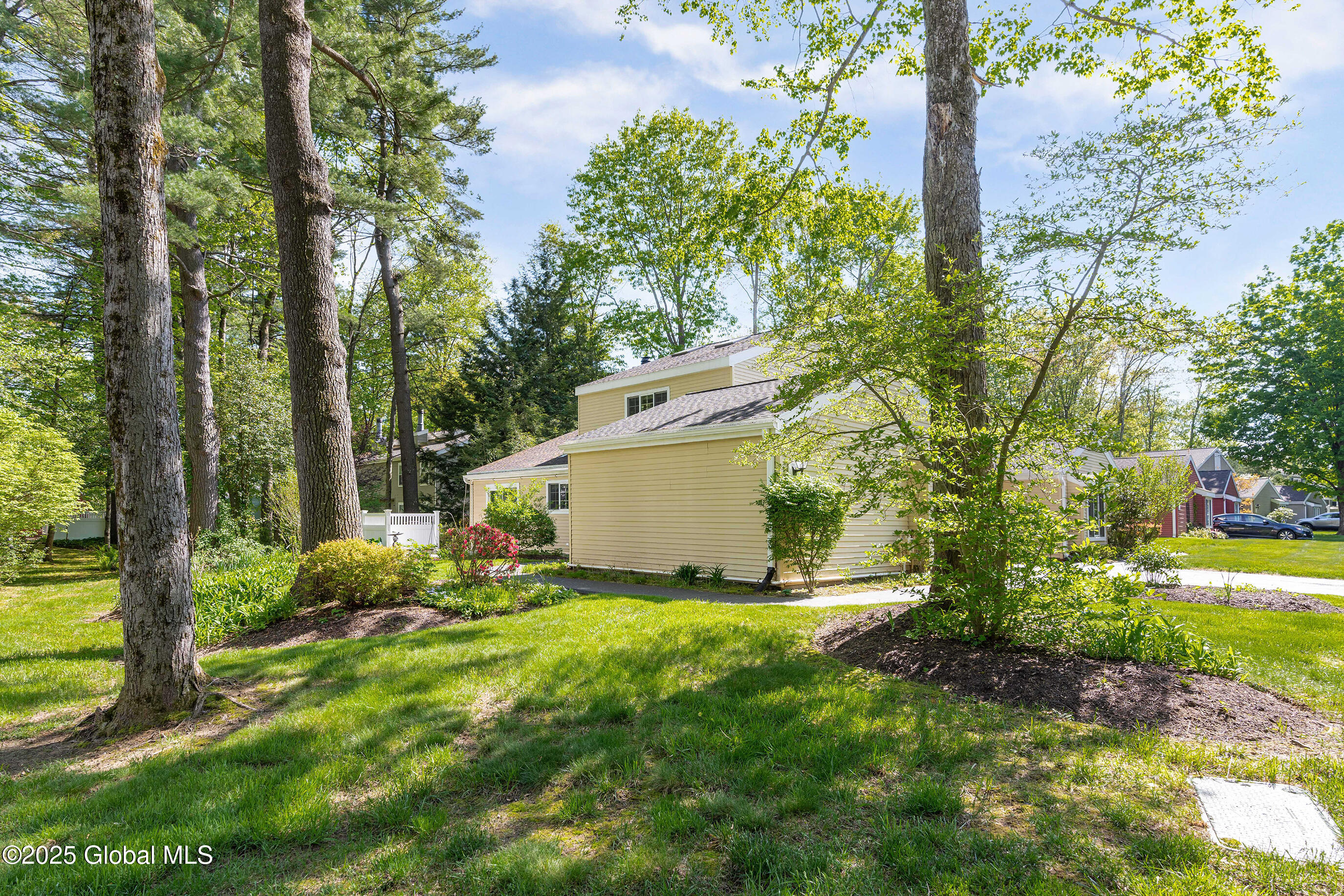 24 Chestnut Road Bethlehem, NY 12054 - Photo 4 of 37 036-24-Chestnut-Rd