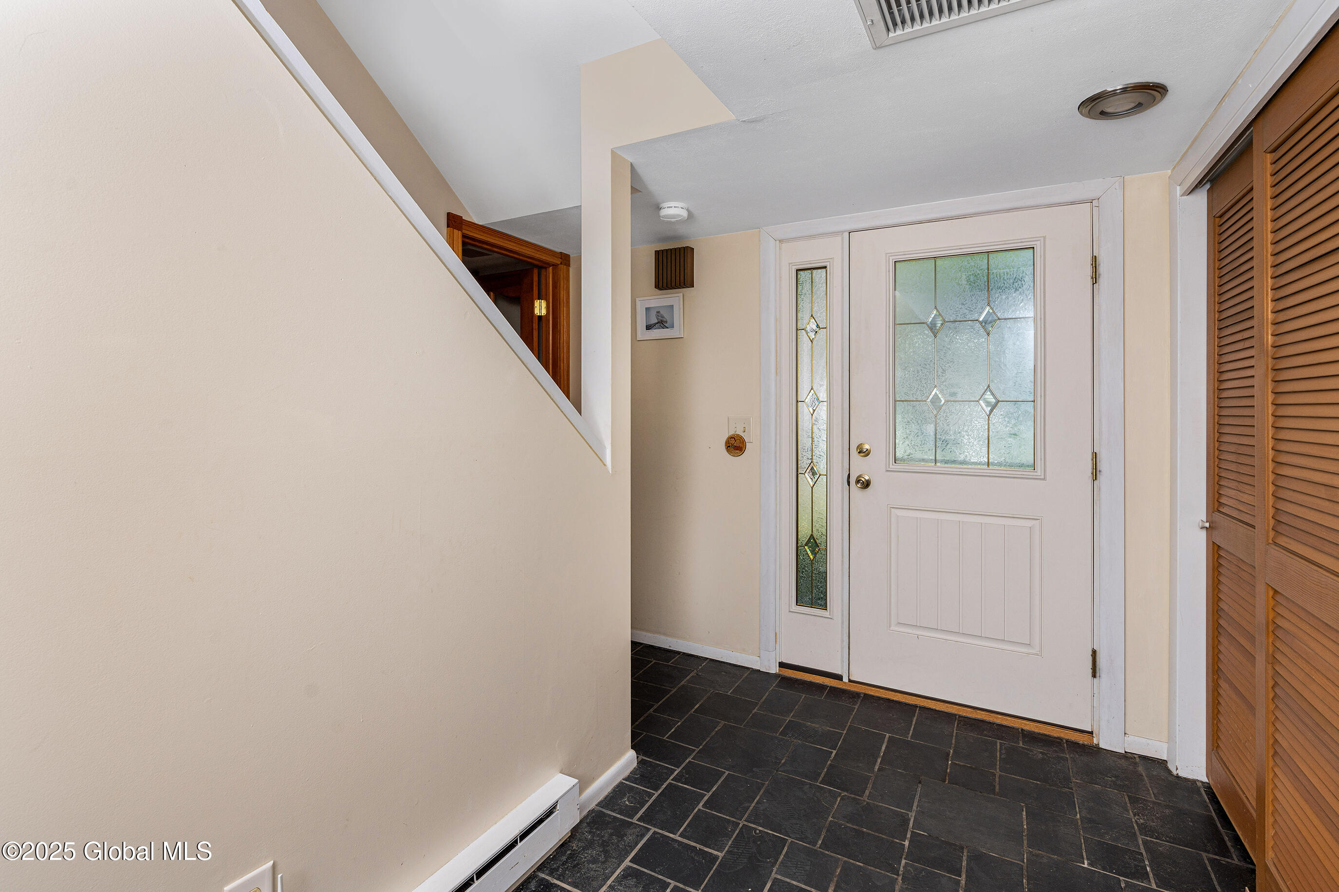 24 Chestnut Road Bethlehem, NY 12054 - Photo 5 of 37 004-24-Chestnut-Rd