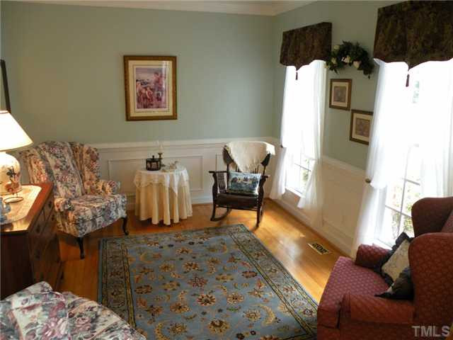 4109 Ridgebluffs Court Raleigh, NC 27603 - Photo 5 of 25 Living Room