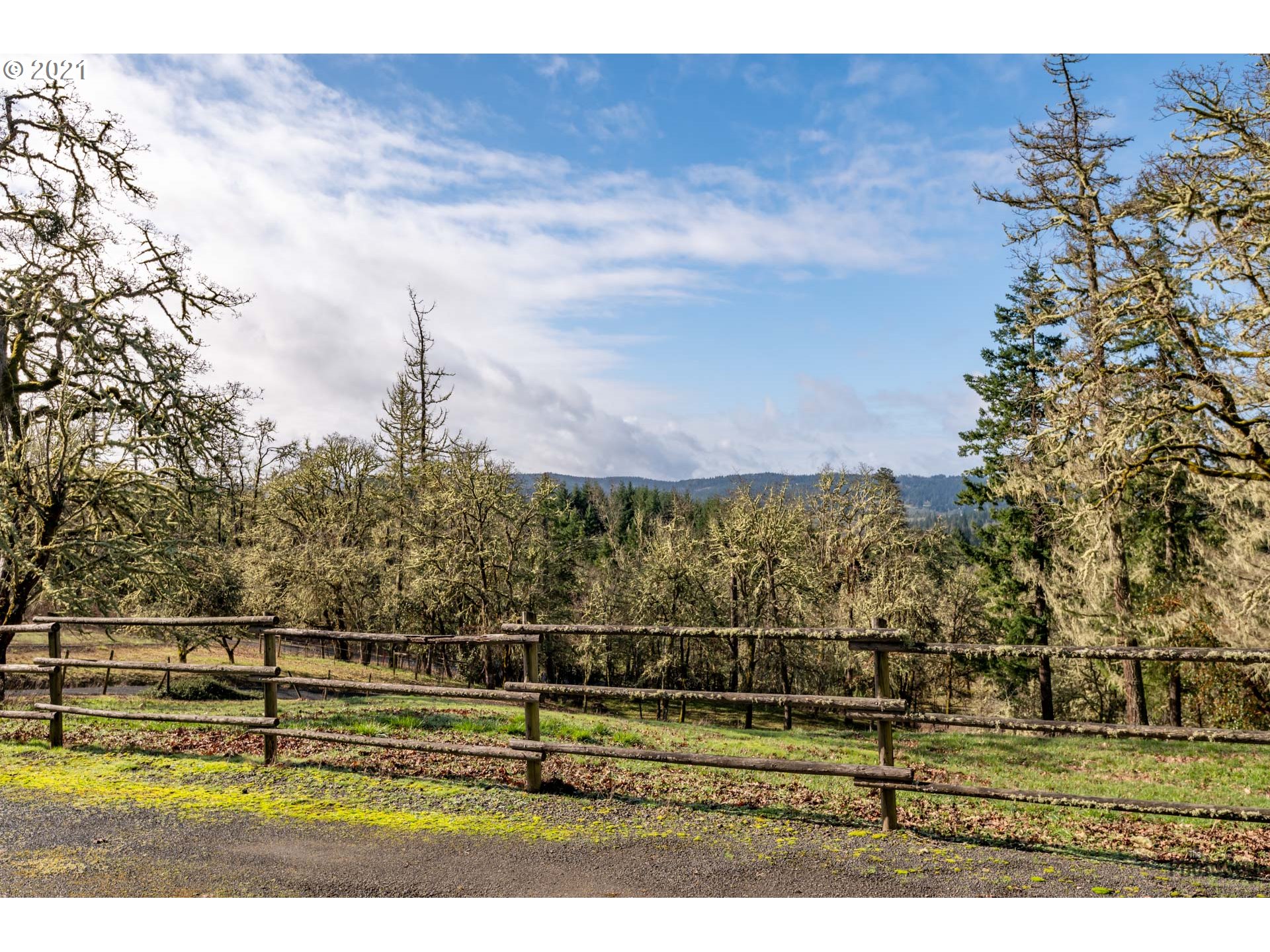 29084 Gimpl Hill Road Eugene, OR 97402 - Photo 22 of 32 Gallery Image 22