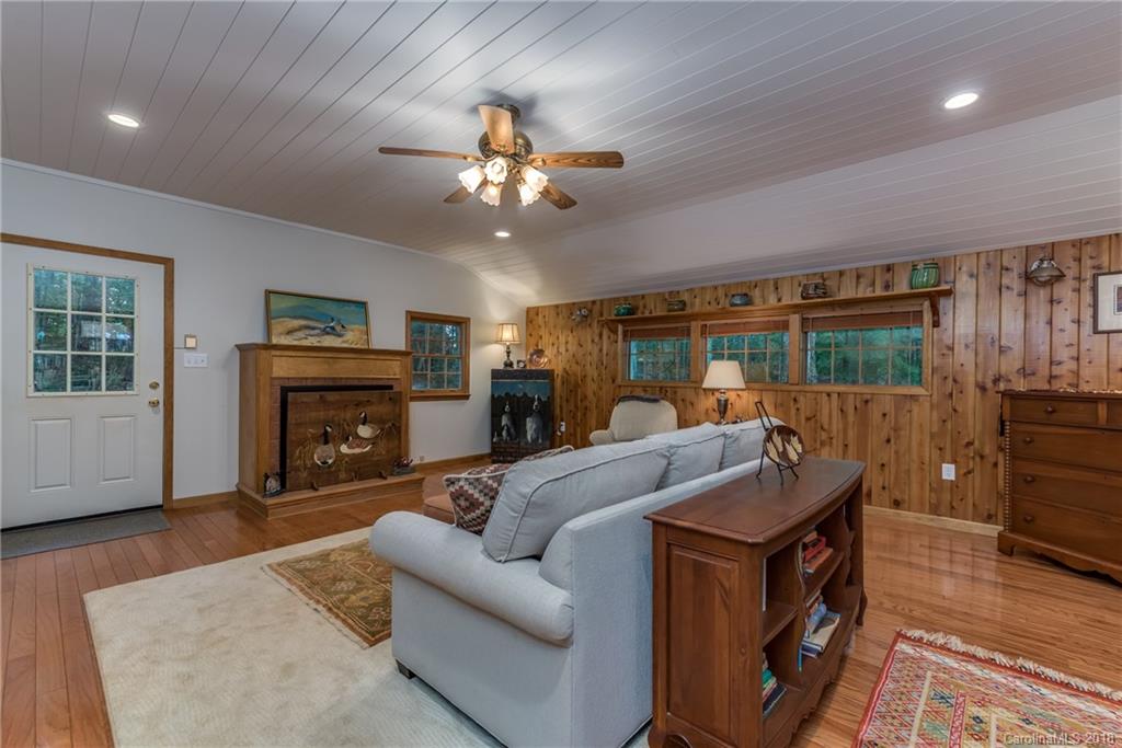 235 Coachman Lane Tryon, NC 28782 - Photo 15 of 31 Gallery Image 15