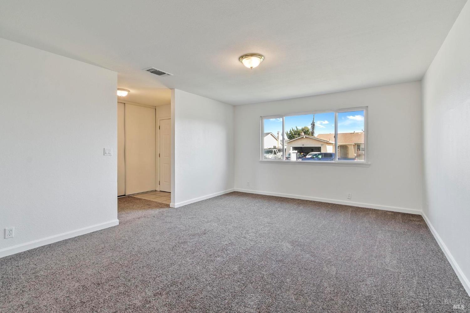 802 Tree Duck Way Suisun City, CA 94585 - Photo 8 of 37