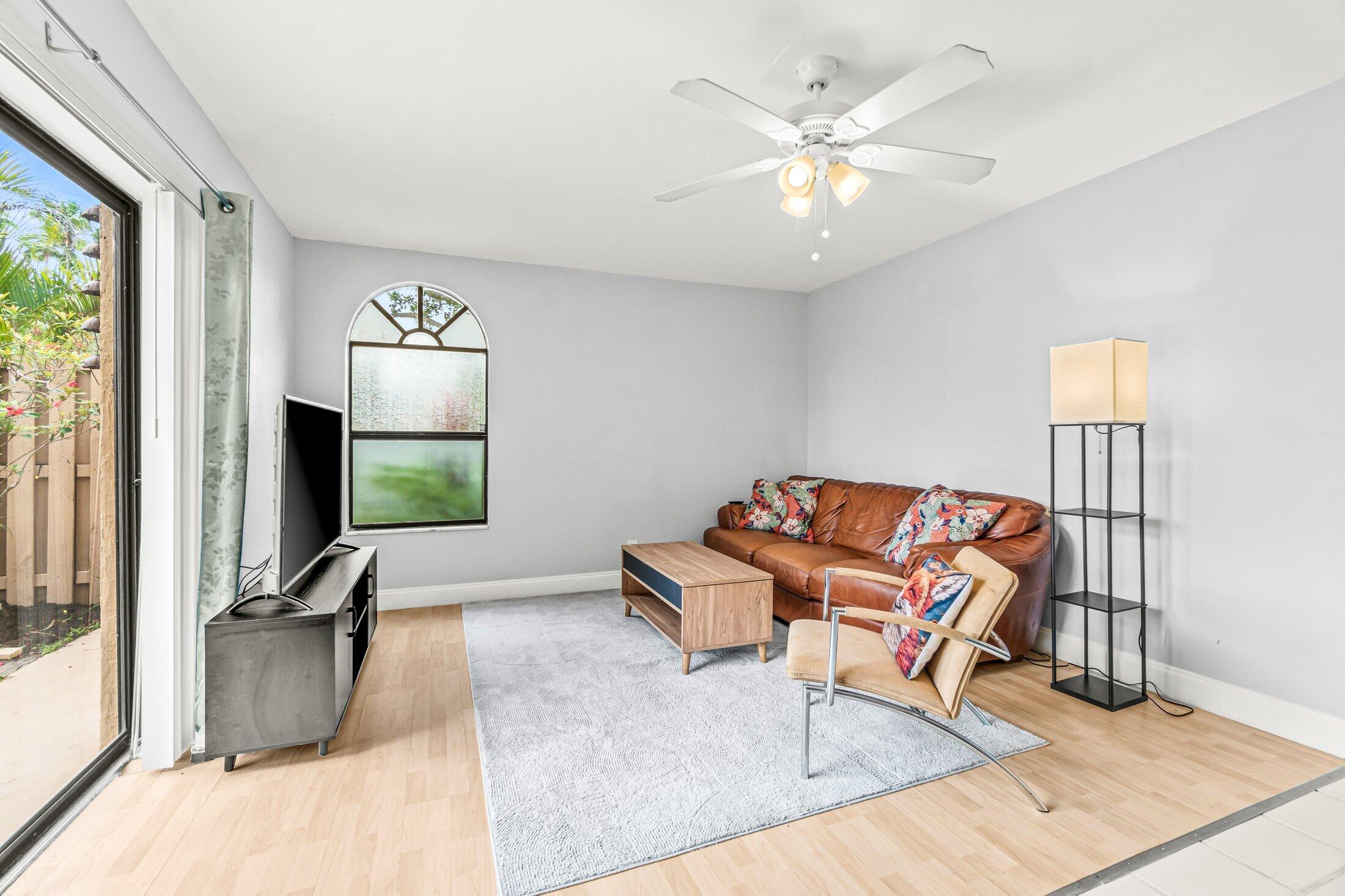 3900 Village Drive, Unit D Delray Beach, FL 33445 - Photo 11 of 43 Living area