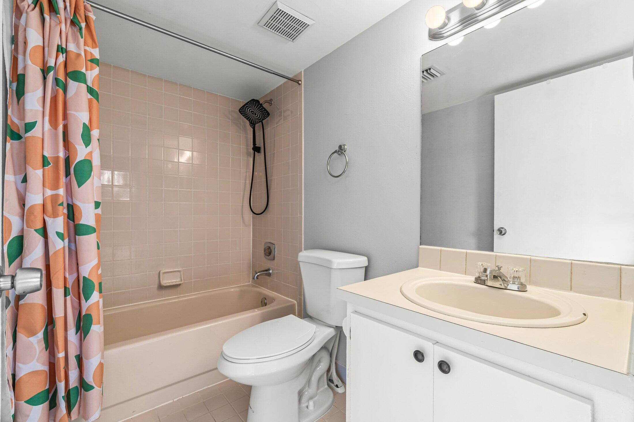 3900 Village Drive, Unit D Delray Beach, FL 33445 - Photo 29 of 43 Primary bathroom # 2