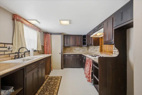 $425,000 | 5518 Crooked Street, Broadalbin, NY 12025