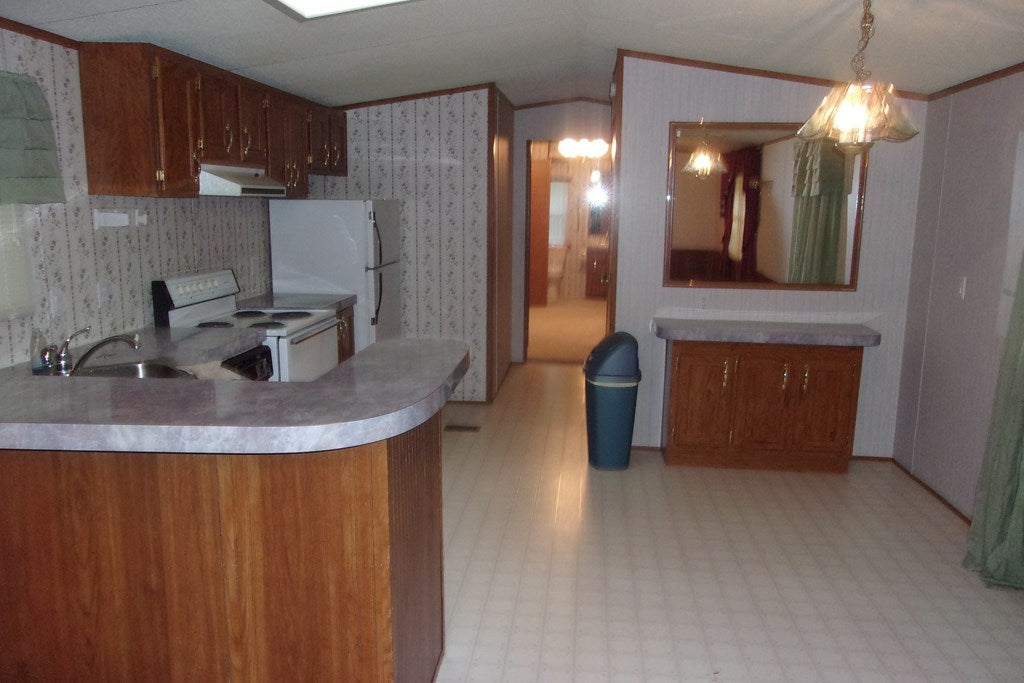 240 Gratton Road Tazewell, VA 24651 - Photo 2 of 7 Gallery Image 2