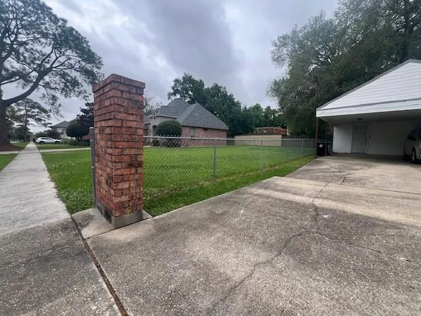 $1,550 | 242 West Brooks Street, New Orleans, LA 70124