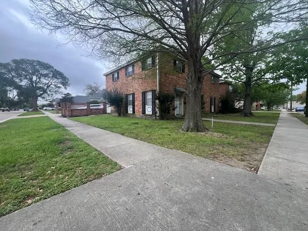 $1,550 | 242 West Brooks Street, New Orleans, LA 70124