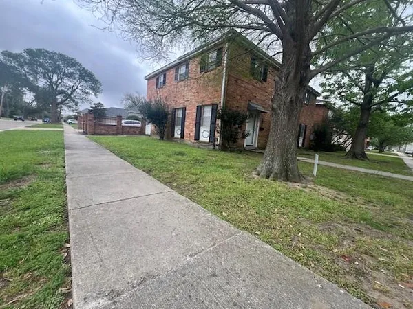 $1,550 | 242 West Brooks Street, New Orleans, LA 70124
