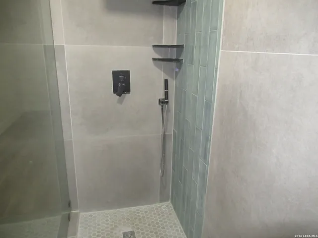 $1,745 | 635 Redcliff Drive, San Antonio, TX 78216