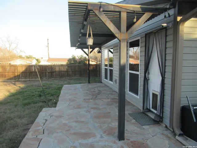 $1,745 | 635 Redcliff Drive, San Antonio, TX 78216