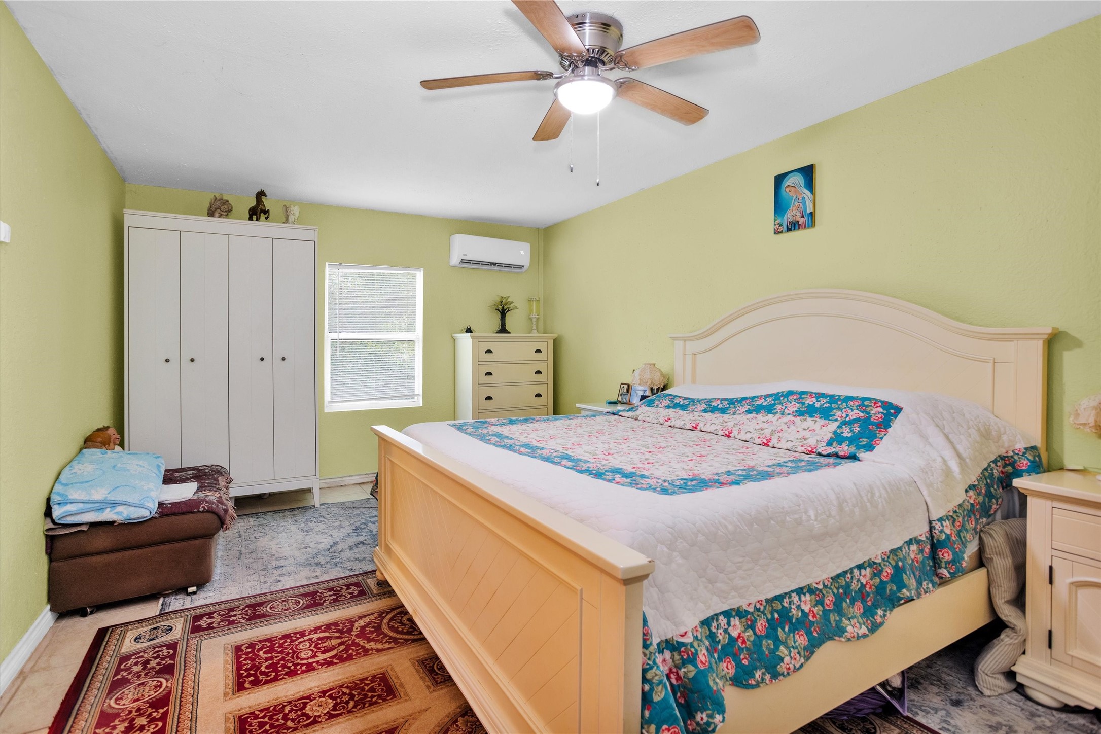 30806 Mellman Road Hempstead, TX 77445 - Photo 33 of 35 19x12 bedroom with lots of brightness and ceiling fan.