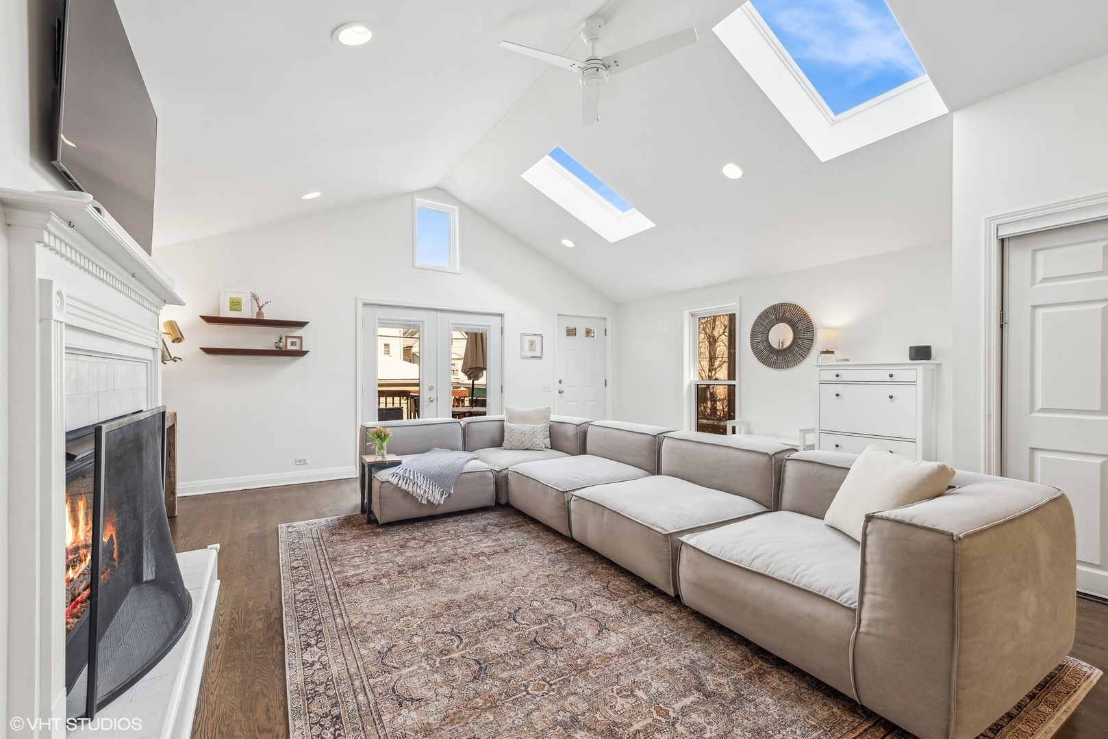 1938 West Bradley Place Chicago, IL 60613 - Photo 13 of 43