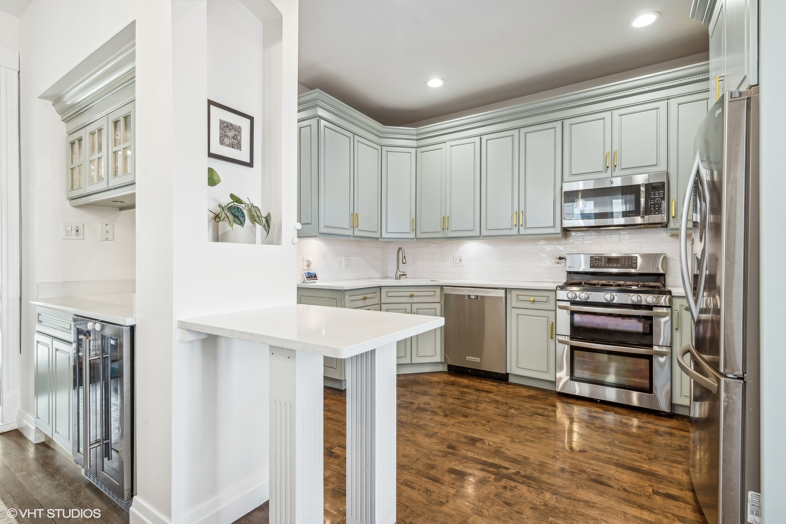 1938 West Bradley Place Chicago, IL 60613 - Photo 16 of 43