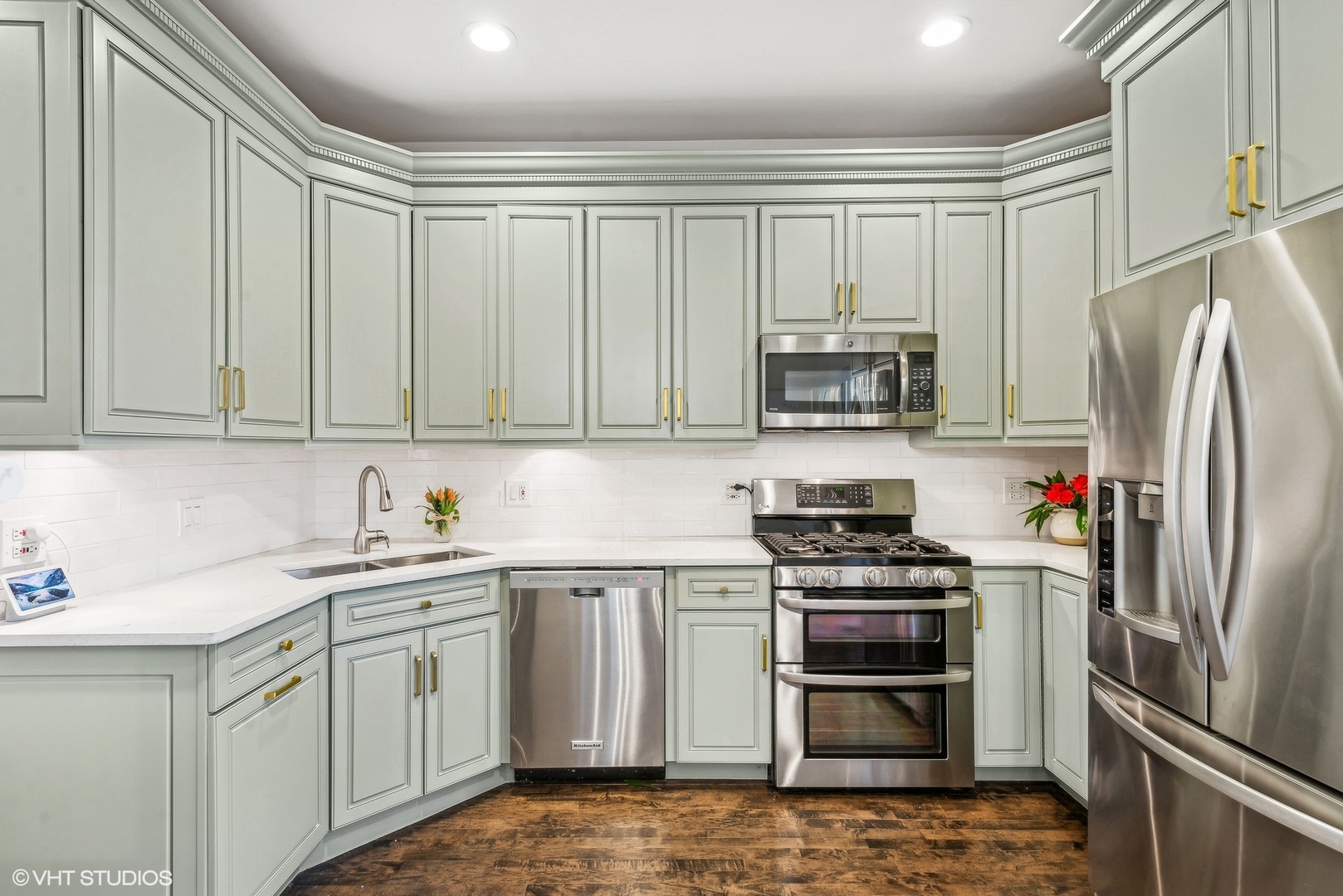 1938 West Bradley Place Chicago, IL 60613 - Photo 17 of 43