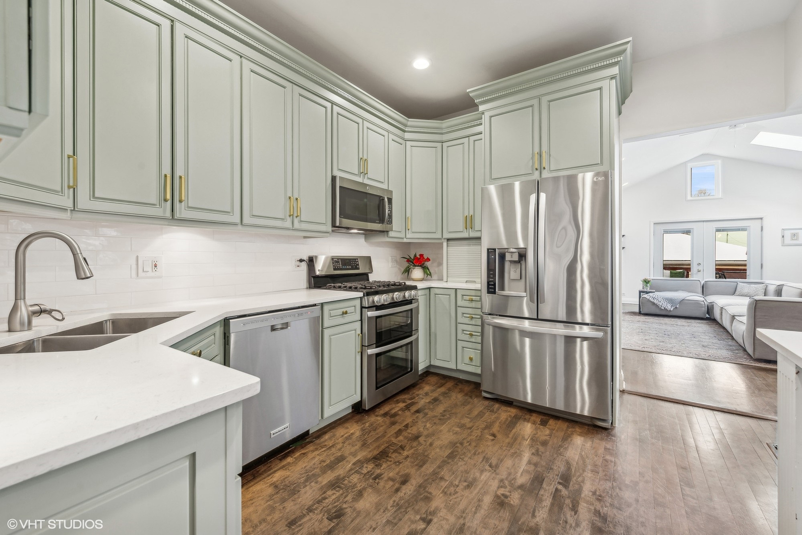 1938 West Bradley Place Chicago, IL 60613 - Photo 19 of 43