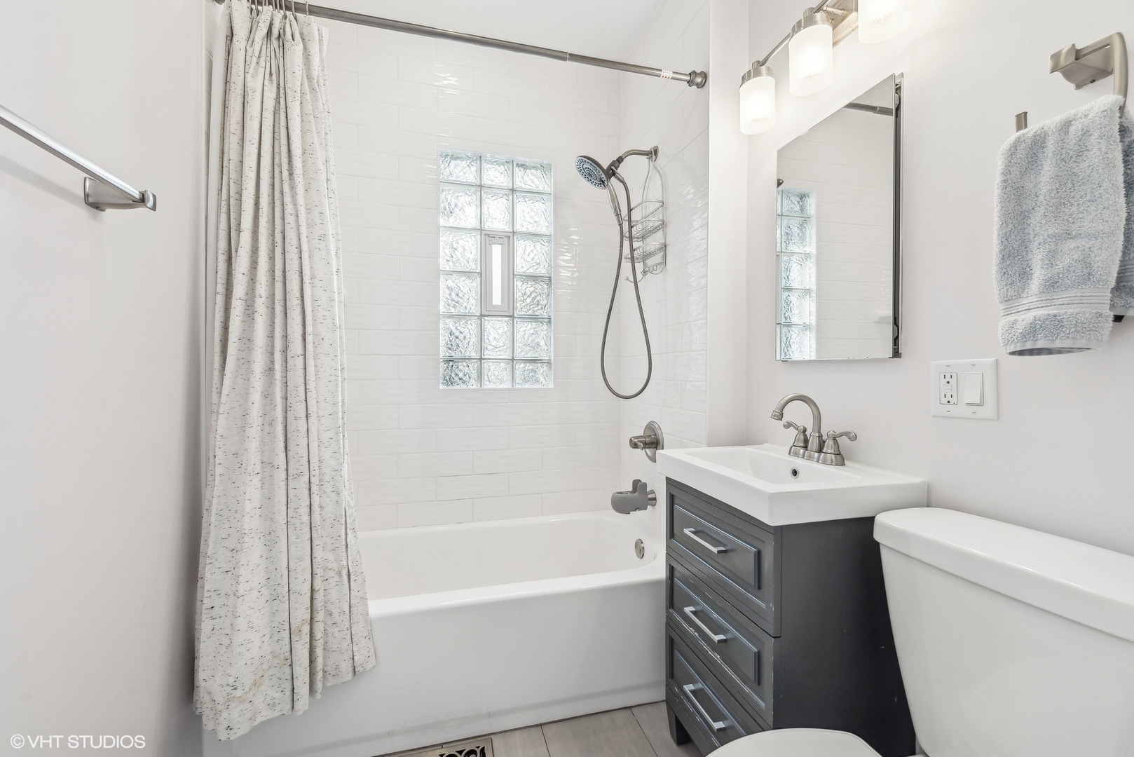 1938 West Bradley Place Chicago, IL 60613 - Photo 27 of 43