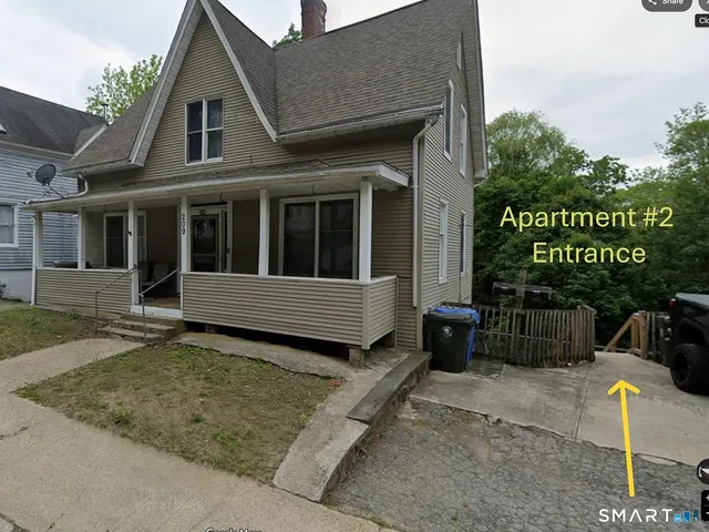 $1,500 | 209 Laurel Hill Avenue, Unit 2, Norwich, CT 06360