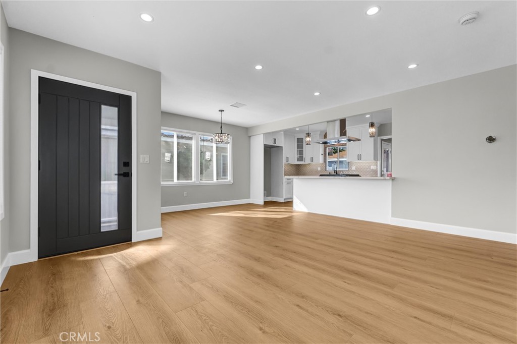 1913 North Castlegate Avenue Compton, CA 90221 - Photo 4 of 27