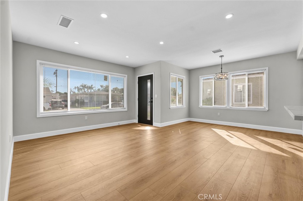 1913 North Castlegate Avenue Compton, CA 90221 - Photo 5 of 27