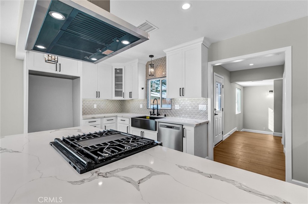 1913 North Castlegate Avenue Compton, CA 90221 - Photo 8 of 27