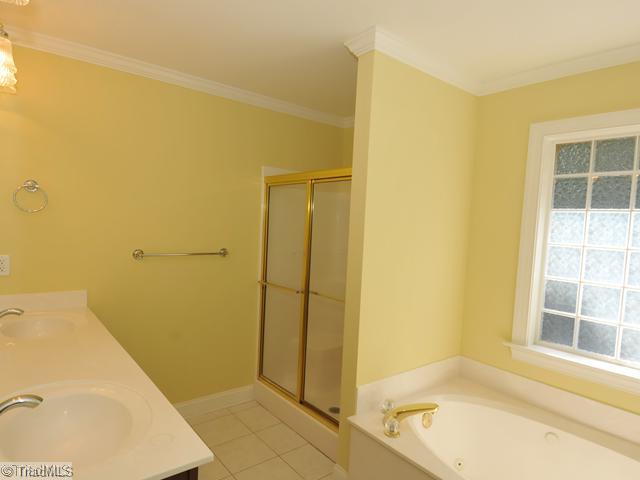 1812 Kilrush Road Clemmons, NC 27012 - Photo 11 of 16 Master Bath/Spa.
