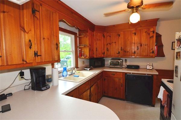 466 Boston Road Sutton, MA 01590 - Photo 8 of 29